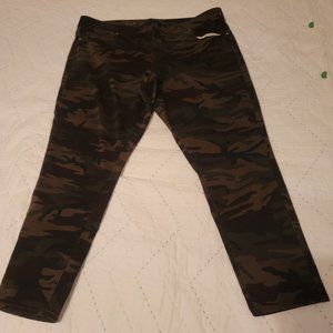 Levi’s Camo Pull On Twill Leggings
